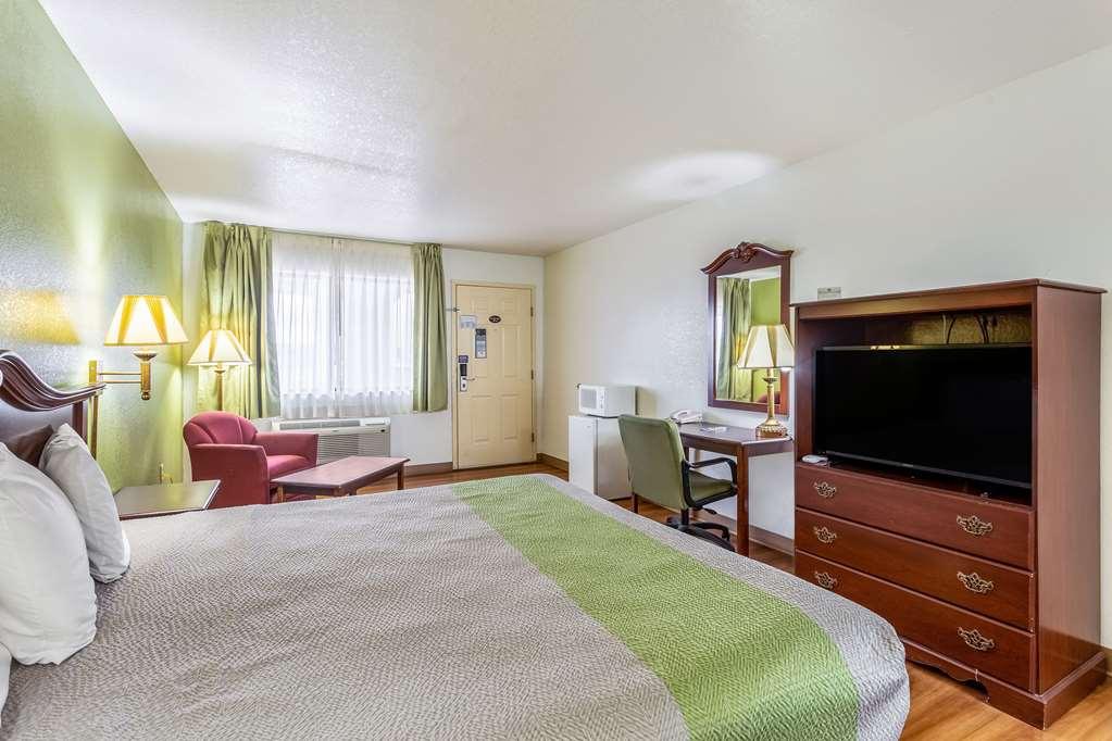 Rodeway Inn Santa Rosa Room photo