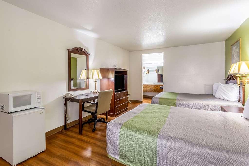 Rodeway Inn Santa Rosa Room photo