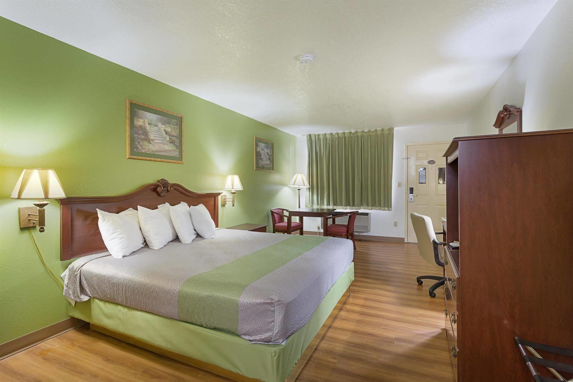 Rodeway Inn Santa Rosa Exterior photo